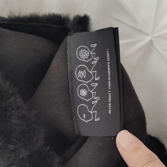 Kara black faux fur handle bag - Picture 4 of 7